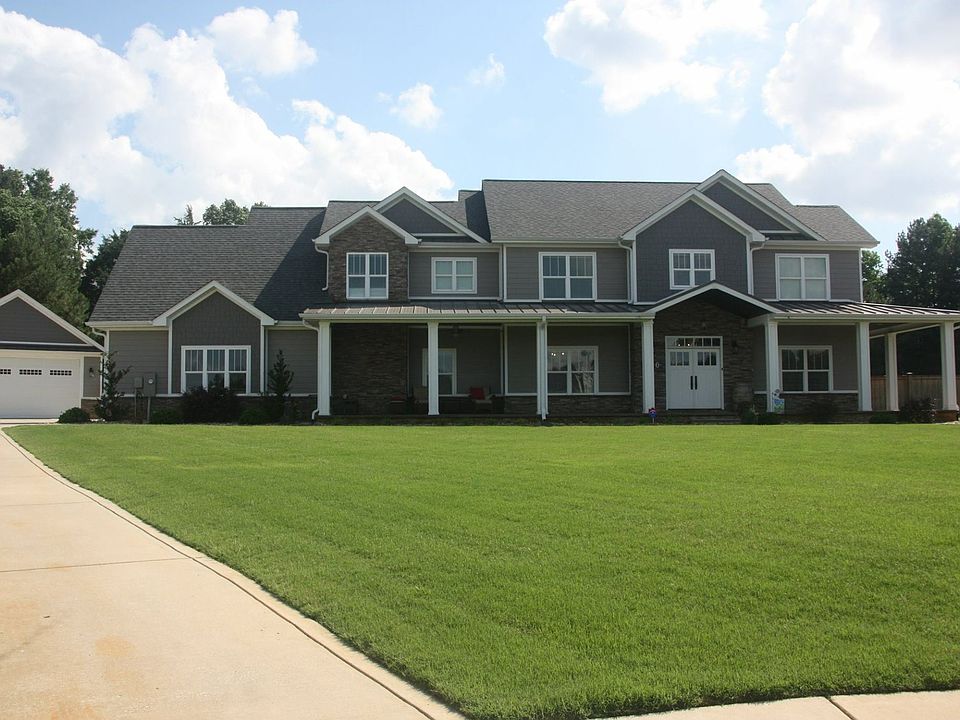 Great sitting porch. 