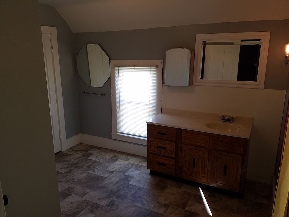 Bathroom L2