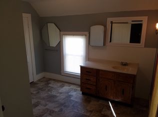 721 E Butler St, Manchester, IA 52057