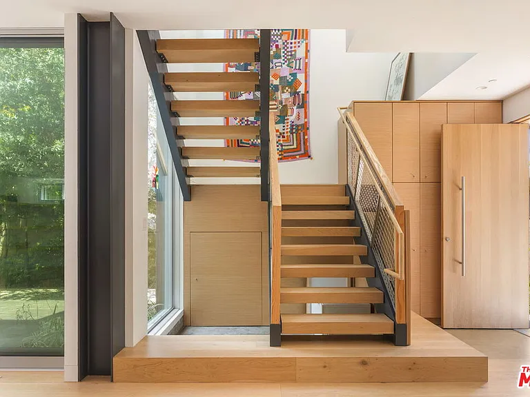 1407 Oak St — Photo 16