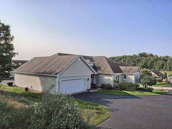 2nd image of 2882 E Crown Dr #10