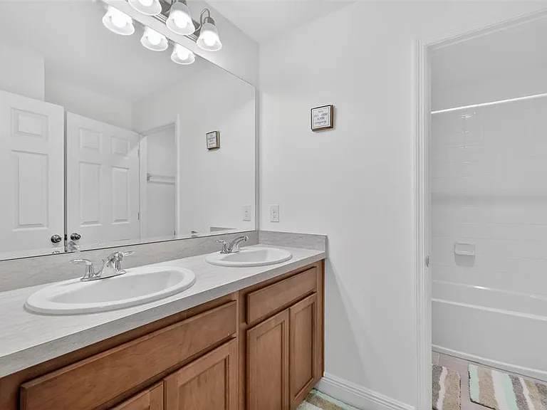 6070 Sierra Crown St — Photo 31