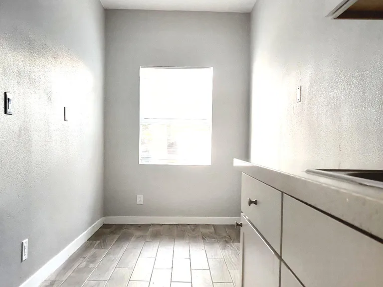 901 N Arrowhead Ave #204 — Photo 4