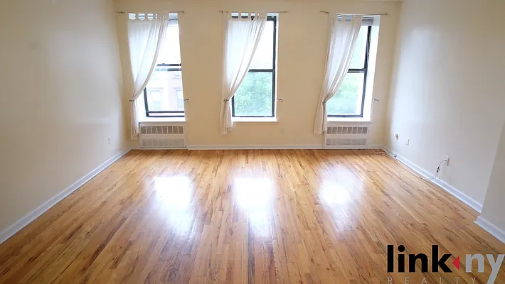 Rented by Link NY Realty | media 47