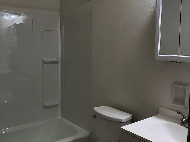 1755 Crafton Blvd #4 — Photo 9