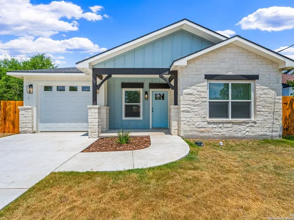 712 Gilmer, Kerrville, TX 78028