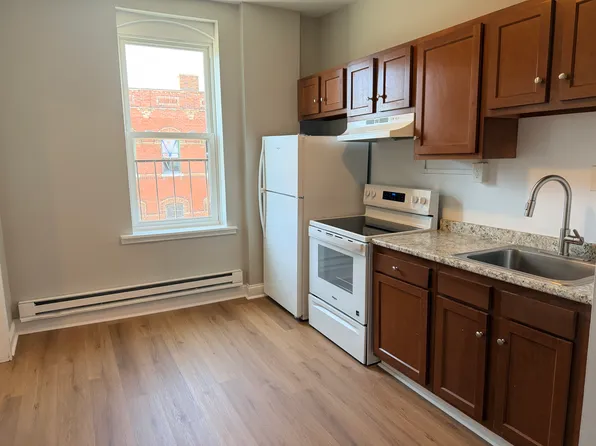 393-399 Main St, Holyoke, MA