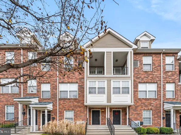 15 Brewerytown Ct, Philadelphia, PA 19121