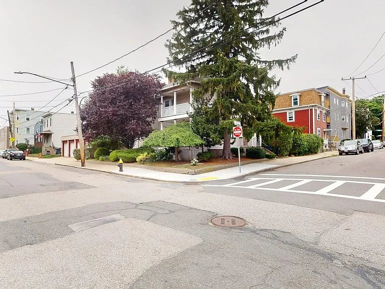 189 Wordsworth St #1 — Photo 16