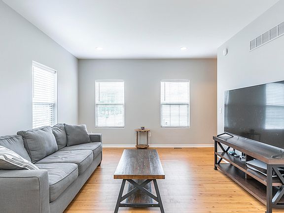 5th image of 2041 Drummond Dr