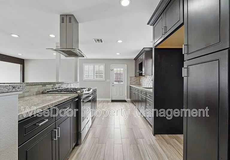 387 E Nubia St — Photo 31