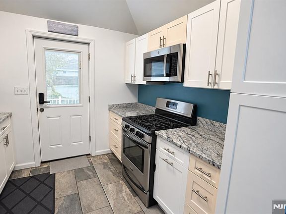 5th image of 138 Homestead Place