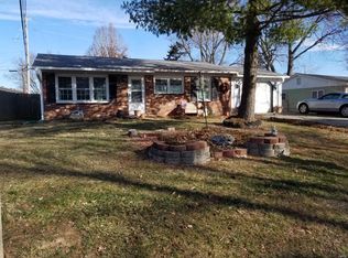 204 Tremont Dr, Godfrey, IL 62035