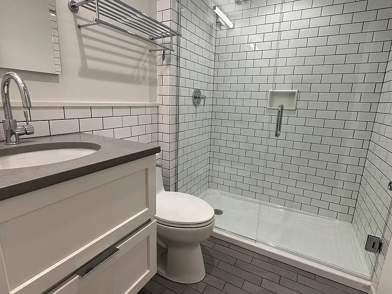 48 John F Kennedy St #U6 — Photo 3