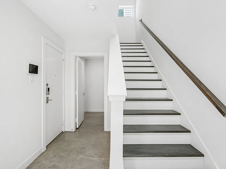 1518 N Carroll Ave — Photo 17