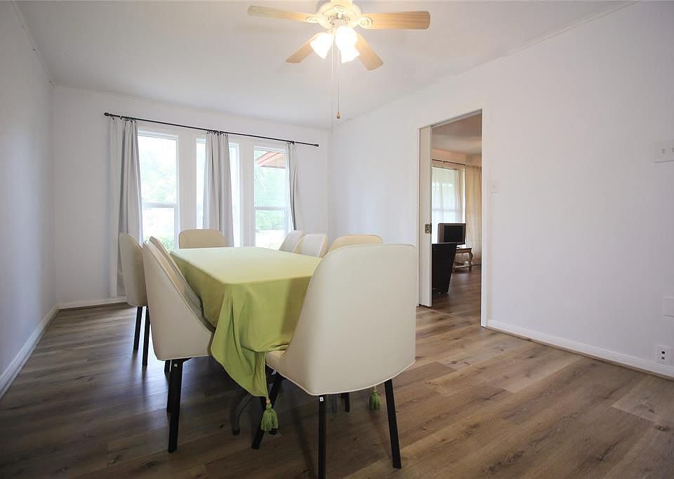 1st image of 9137 White Oak Dr