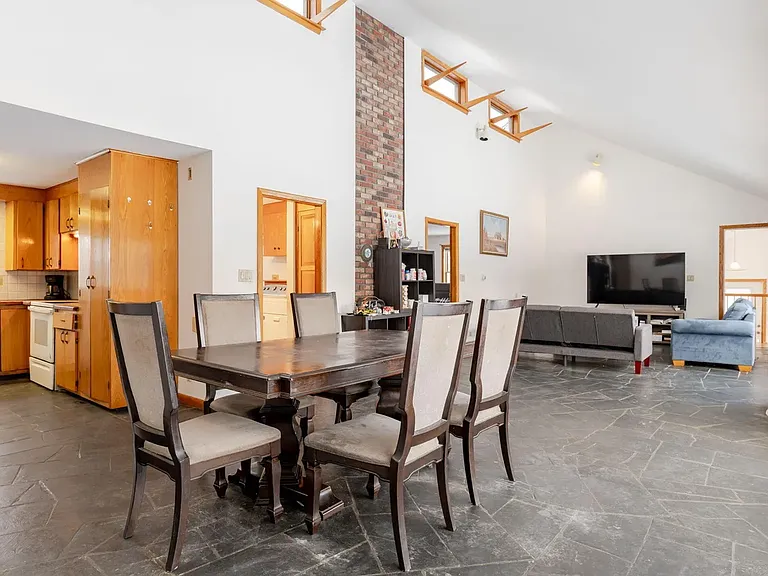 75 Landry Cir — Photo 4