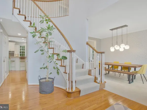 2403 Valley Brook Ct, Gambrills, MD 21054