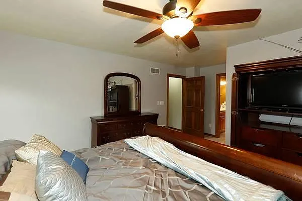 N48W16103 Lone Oak Ln — Photo 10