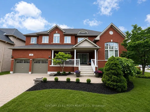 38 Camelot Sq, Barrie, ON L4M 0C3