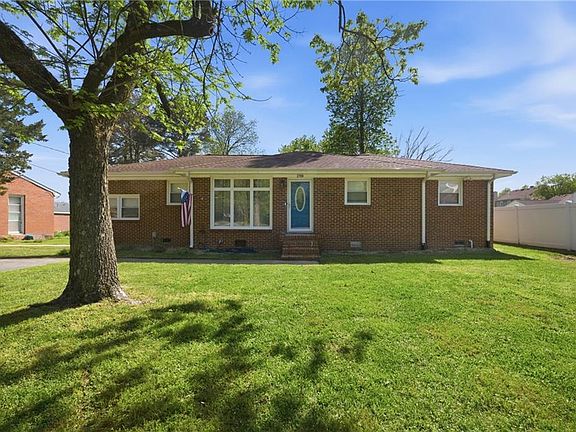 3rd image of 2709 Cedar Rd