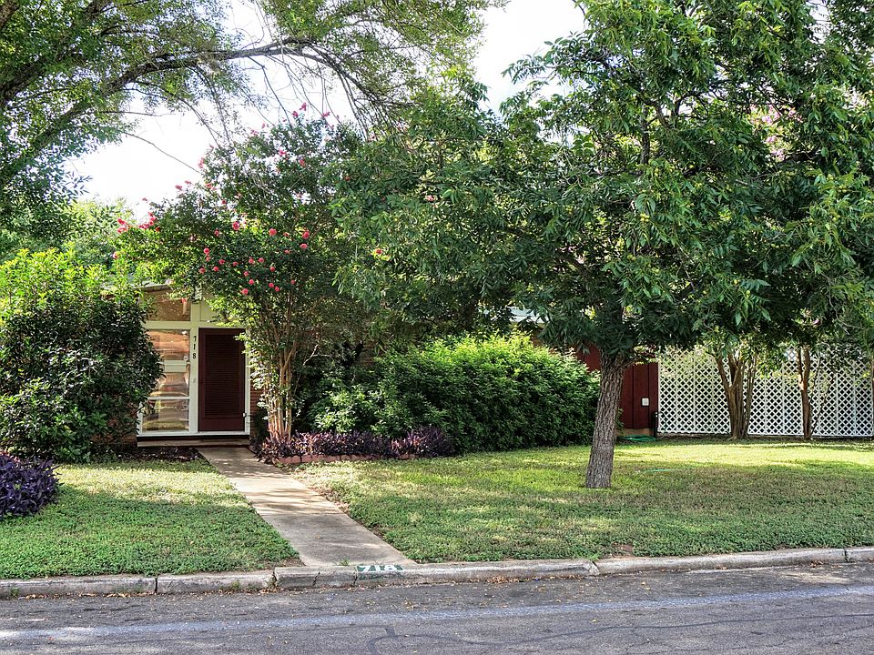 1st image of 718 Pickwell Dr