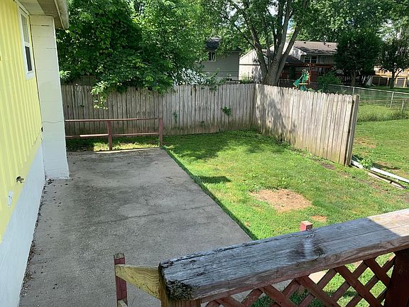 3rd image of 822 Savannah Dr