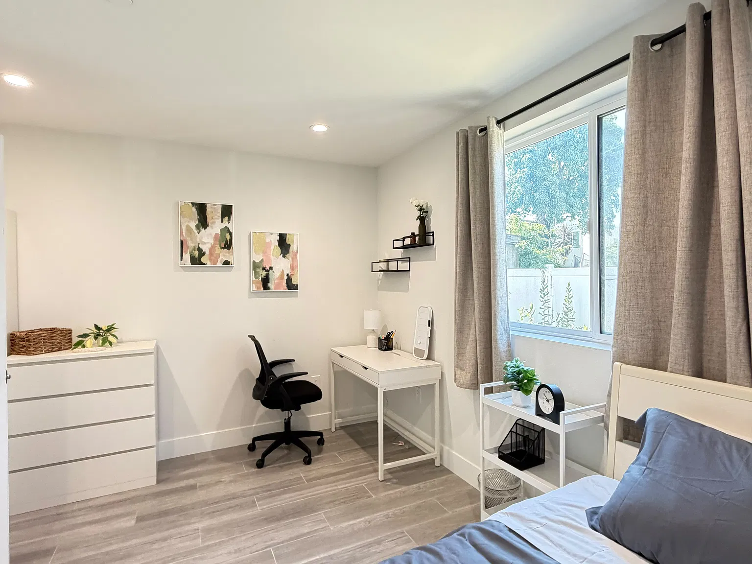 1 bed, 1.5 bath, $1,250 — Photo 2