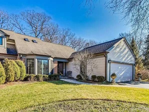 37 Warrington Dr, Lake Bluff, IL 60044