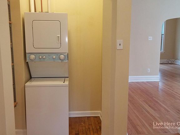 2nd image of 4648 N Leavitt St #1S