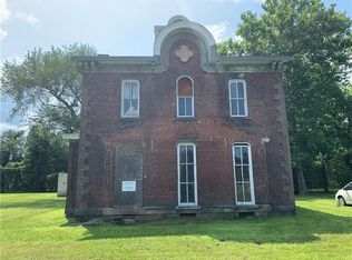 222 N 3rd St, Connellsville, PA 15425