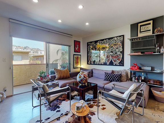 3rd image of 837 N West Knoll Dr APT 310