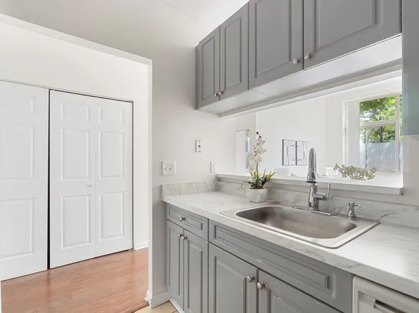 20 2nd Street image 13 of 35