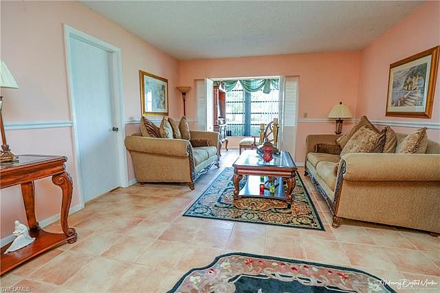 1st image of 1461 Saddle Woode Dr #6A