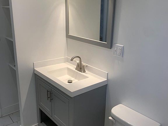 5th image of 627 S 42nd St