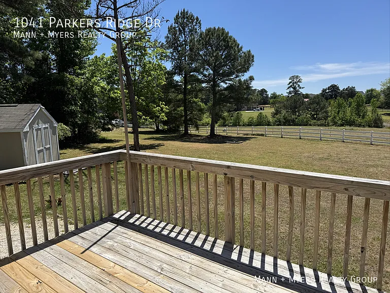 1041 Parkers Ridge Dr — Photo 32