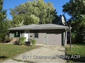 950 Eastview Dr photo 1