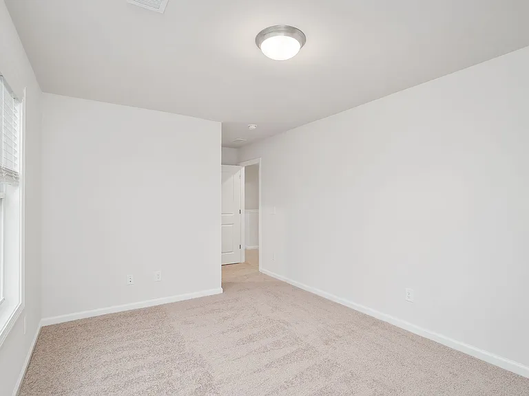 775 Justify Loop — Photo 13
