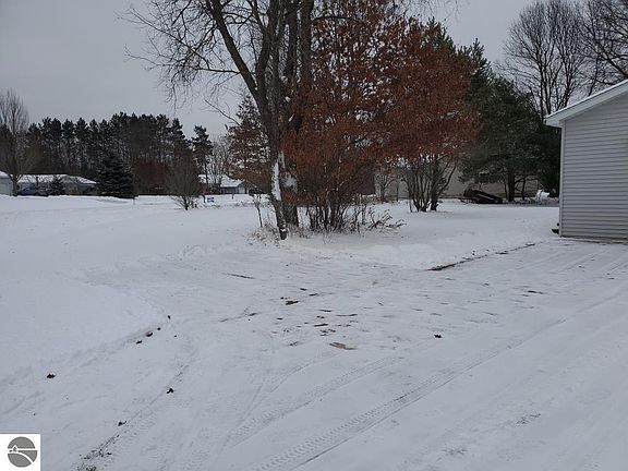 4th image of 3535 Driftwood Dr