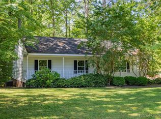 89 Club View Dr, Lancaster, VA 22503