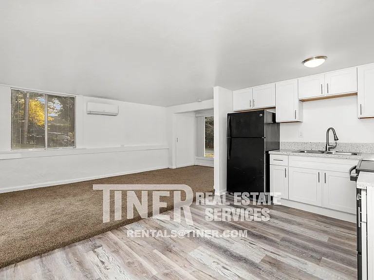 4910 Gastman Way #B — Photo 3