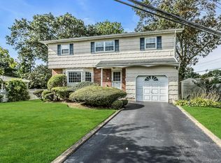 3462 Ella Rd, Wantagh, NY 11793