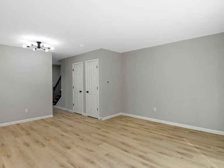 The Riverside Apartment Homes — Photo 4
