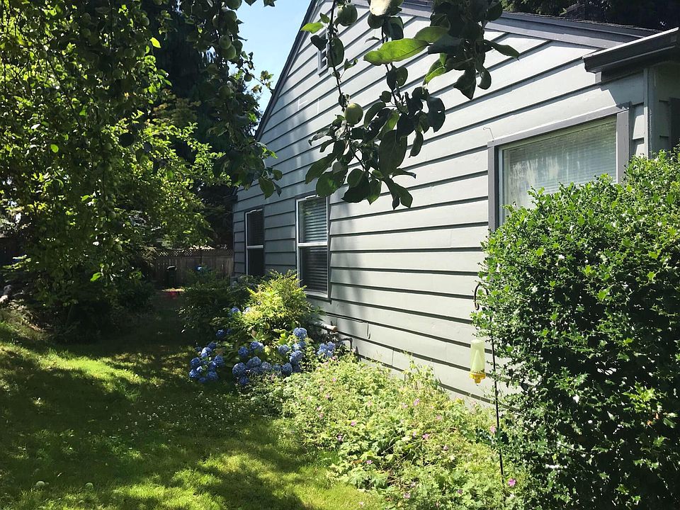 1st image of 3303 Quince St SE