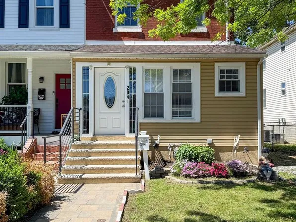 204 Barker Ave, Sharon Hill, PA 19079