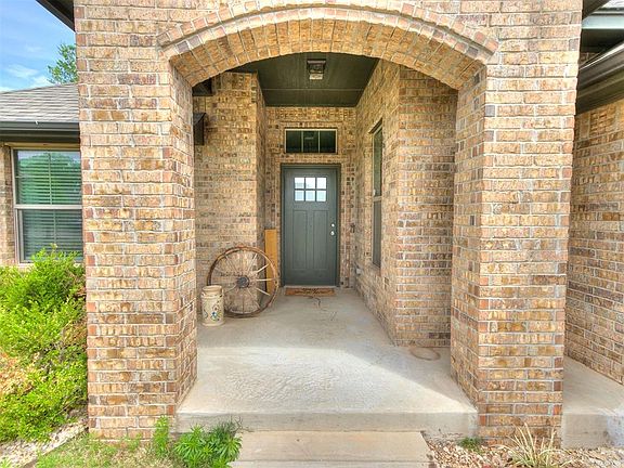 5th image of 13920 Hutchinson Pl