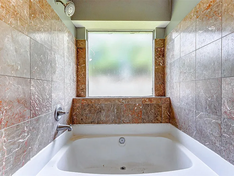 8410 Fawn Wind Ct — Photo 21