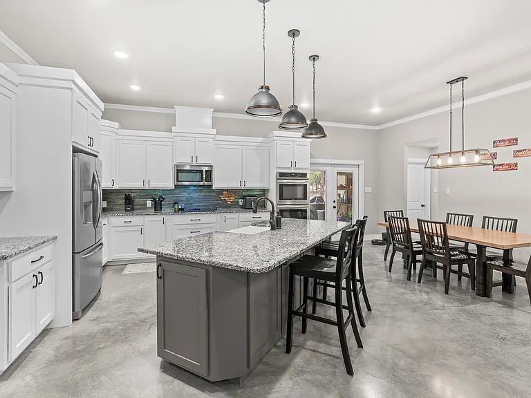 15765 Salado Dr — Photo 6