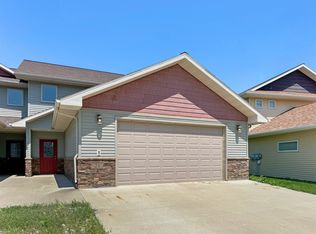 21 Hanfield Ct, Surrey, ND 58785