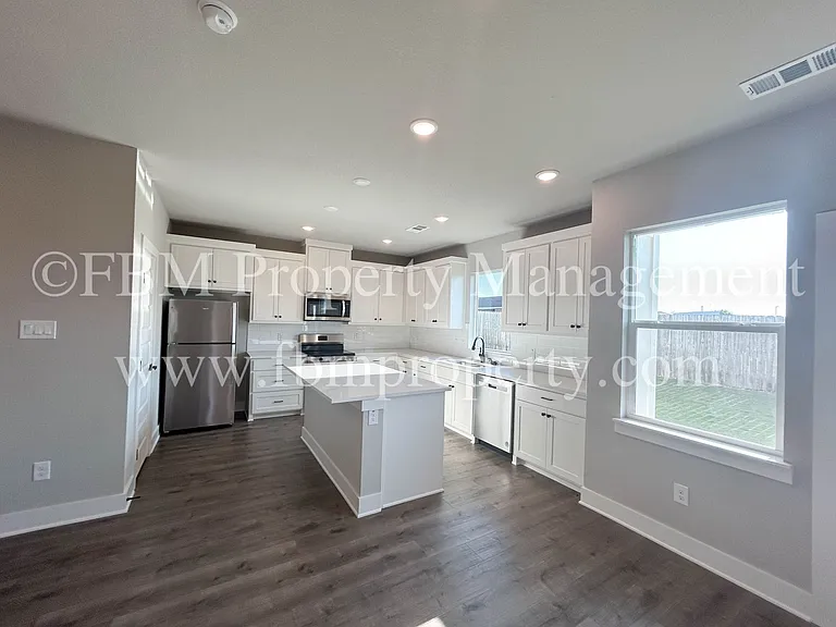 933 Cooksey Ct #B — Photo 13